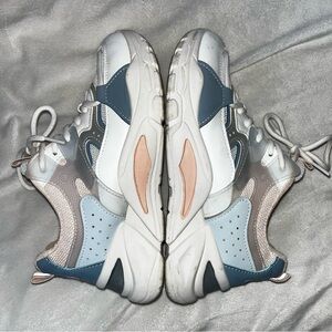 Chunky 90’s Style SHEIN Sneakers Sz 6.5